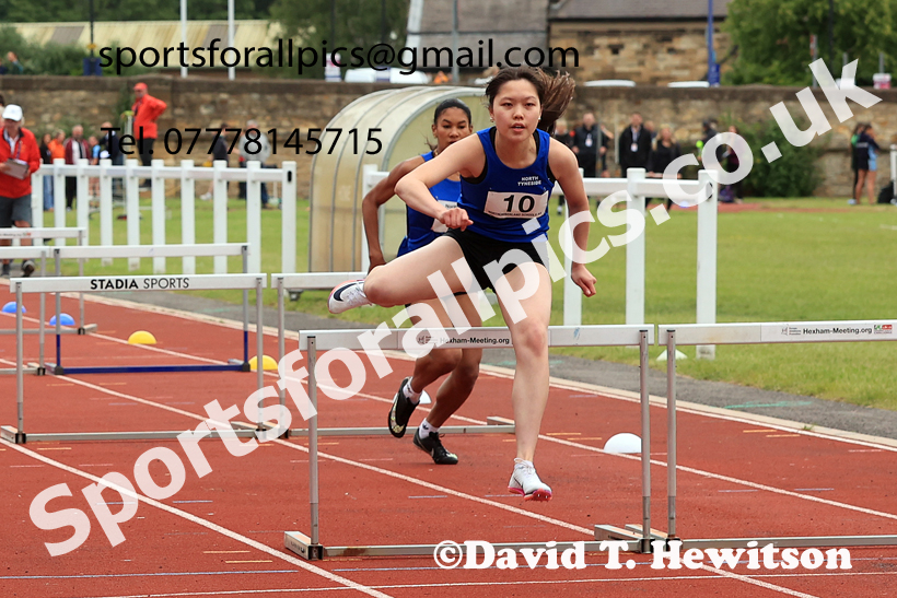 Hurdles, 2026 Northumberland Schools Track and Field, Wentworth, Hexhan. Photo: David T. Hewitson/Sports for All Pics